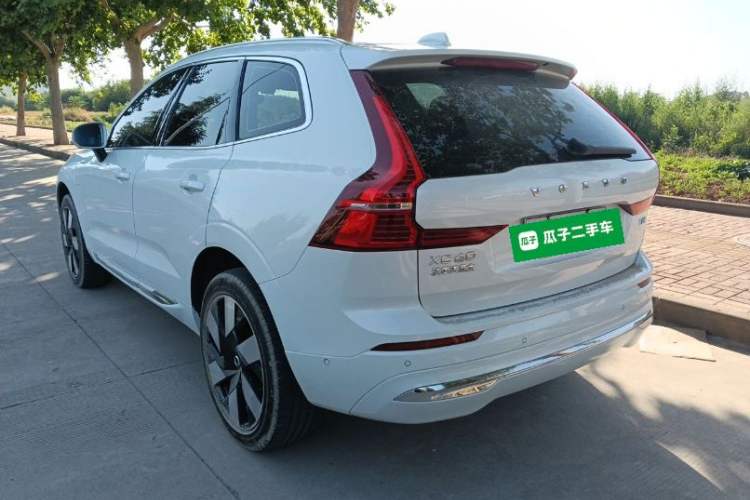 Used Volvo XC60 New Energy 2025 Plug-in Hybrid Long-Range All-Wheel Drive Smart & Luxurious Edition Rear Left 45 Deg