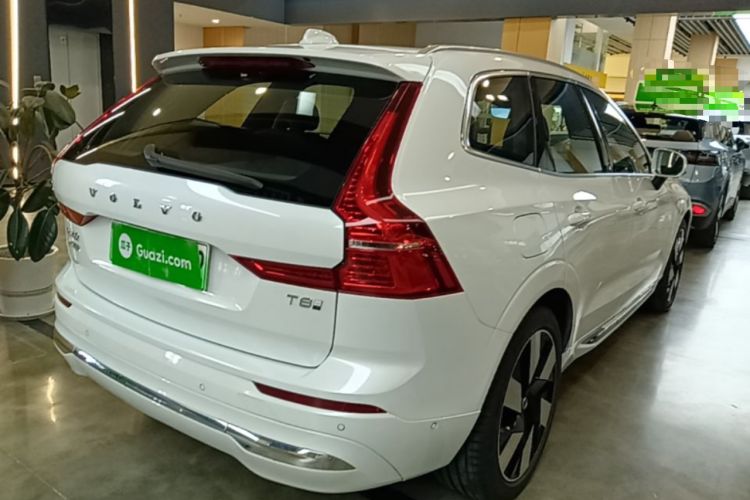 Used Volvo XC60 New Energy 2025 Plug-in Hybrid Long-Range All-Wheel Drive Smart Luxury Edition Rear Right 45 Deg