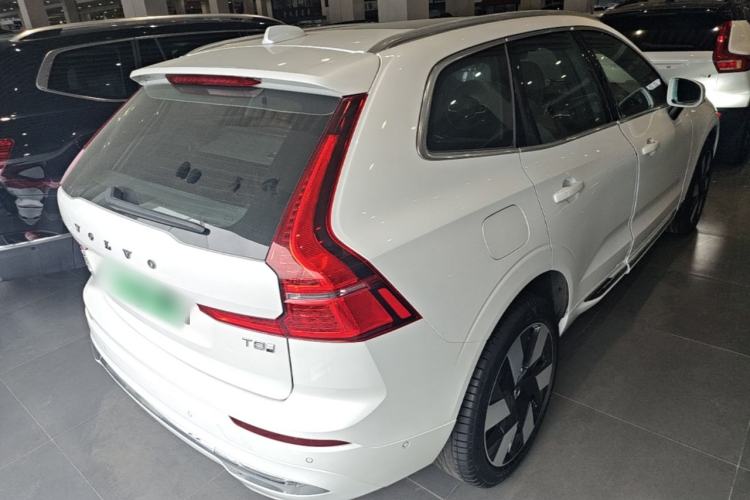Used Volvo XC60 New Energy 2025 Plug-in Hybrid Long-Range All-Wheel Drive Smart Luxury Edition Rear Right 45 Deg