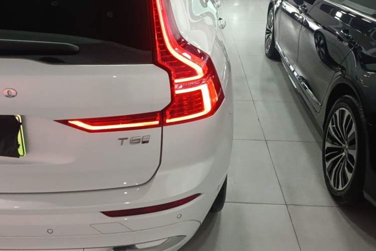 Used Volvo XC60 New Energy 2025 Plug-in Hybrid Long-Range All-Wheel Drive Smart Luxury Edition Right Rear Taillight