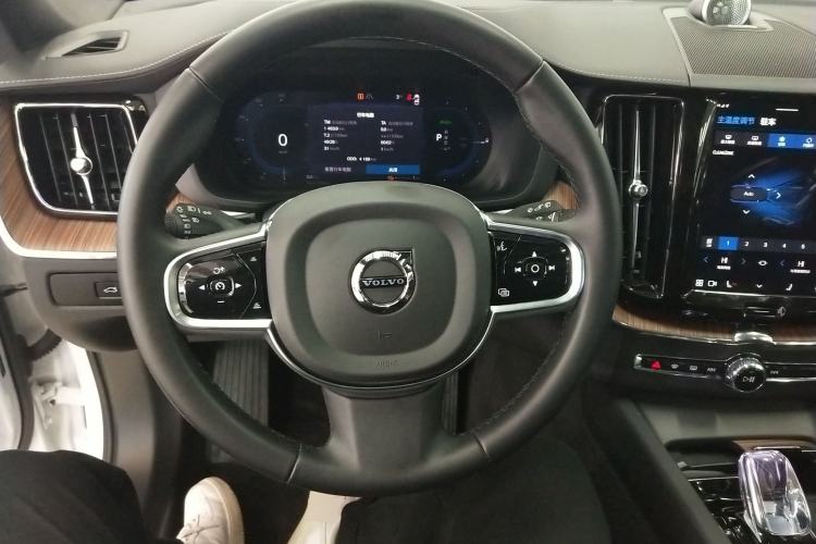 Used Volvo XC60 New Energy 2025 Plug-in Hybrid Long-Range All-Wheel Drive Smart Luxury Edition Steering Wheel