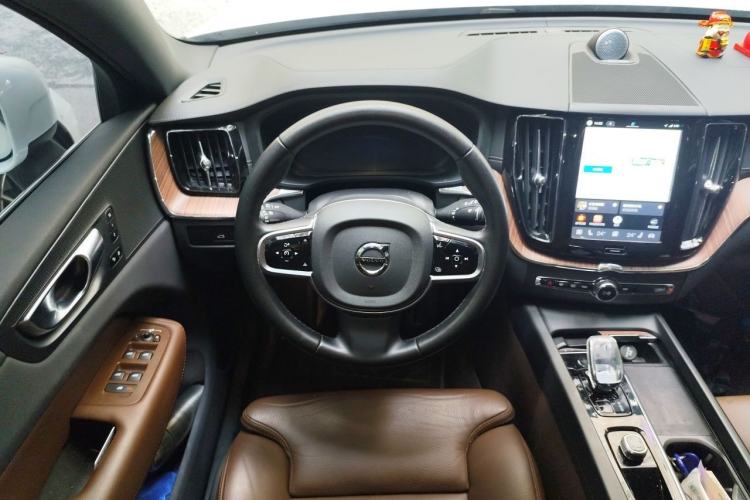 Used Volvo XC60 New Energy 2025 Plug-in Hybrid Long-Range All-Wheel Drive Smart & Luxurious Edition Steering Wheel