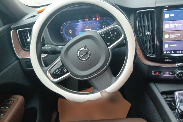 Used Volvo XC60 New Energy 2025 Plug-in Hybrid Long-Range All-Wheel Drive Smart & Luxurious Edition Steering Wheel