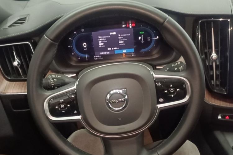 Used Volvo XC60 New Energy 2025 Plug-in Hybrid Long-Range All-Wheel Drive Smart Luxury Edition Steering Wheel