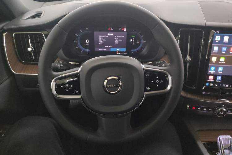 Used Volvo XC60 New Energy 2025 Plug-in Hybrid Long-Range All-Wheel Drive Smart & Luxurious Edition Steering Wheel
