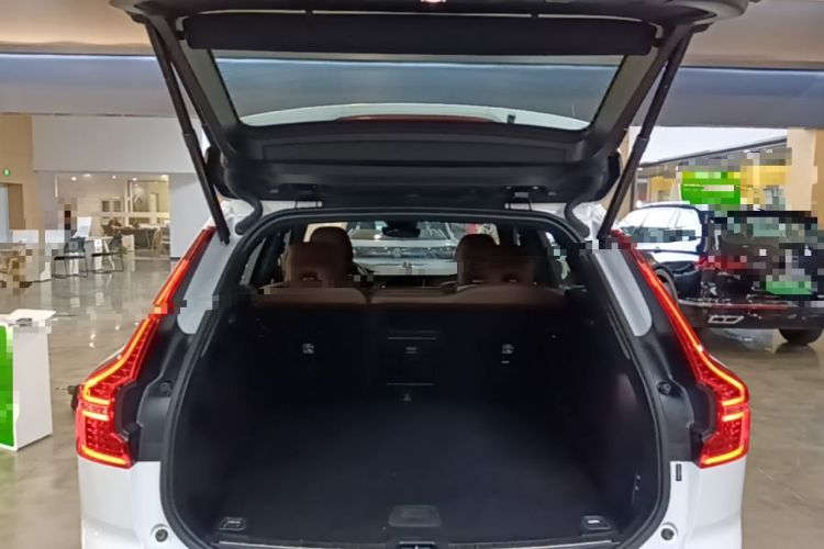 Used Volvo XC60 New Energy 2025 Plug-in Hybrid Long-Range All-Wheel Drive Smart Luxury Edition Trunk
