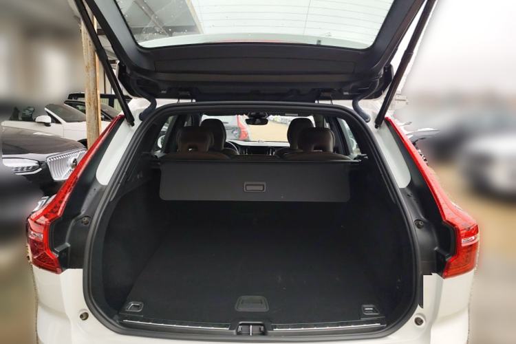 Used Volvo XC60 New Energy 2025 Plug-in Hybrid Long-Range All-Wheel Drive Smart Luxury Edition Trunk