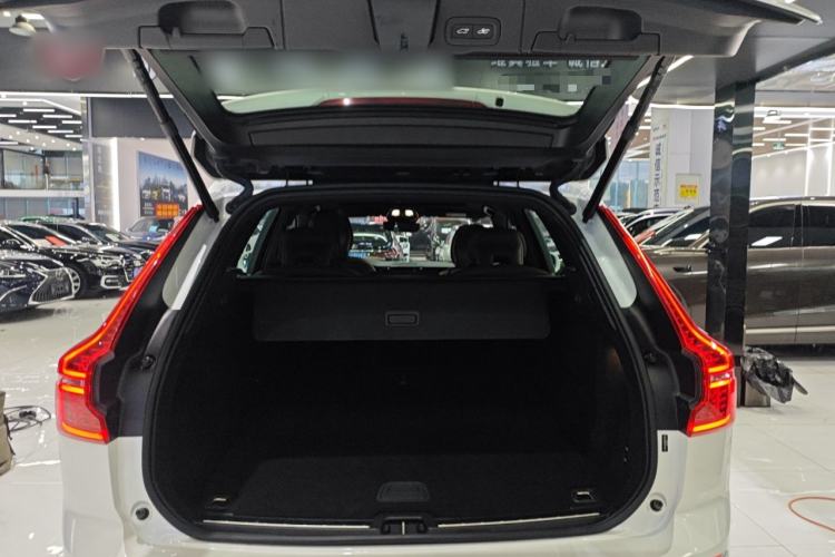 Used Volvo XC60 New Energy 2025 Plug-in Hybrid Long-Range All-Wheel Drive Smart Luxury Edition Trunk