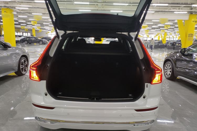 Used Volvo XC60 New Energy 2025 Plug-in Hybrid Long-Range All-Wheel Drive Smart & Luxurious Edition Trunk