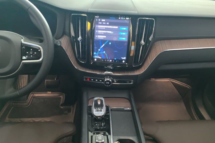 Used Volvo XC60 New Energy 2025 Plug-in Hybrid Long-Range All-Wheel Drive Smart & Luxurious Edition Audio And AC Panel