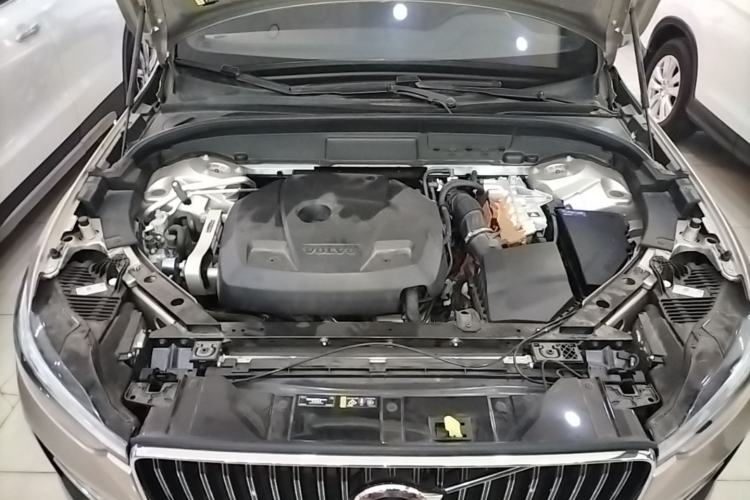 Used Volvo XC60 New Energy 2025 Plug-in Hybrid Long-Range All-Wheel Drive Smart & Luxurious Edition Engine Bay