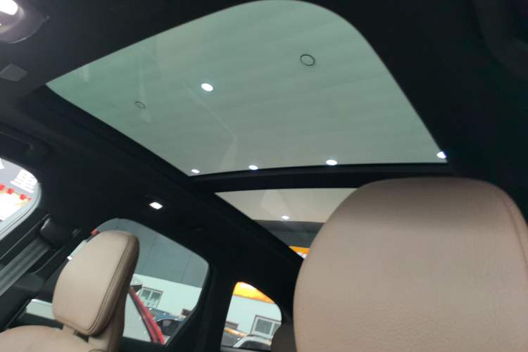 Used Volvo XC60 New Energy 2025 Plug-in Hybrid Long-Range All-Wheel Drive Smart & Luxurious Edition Interior 3