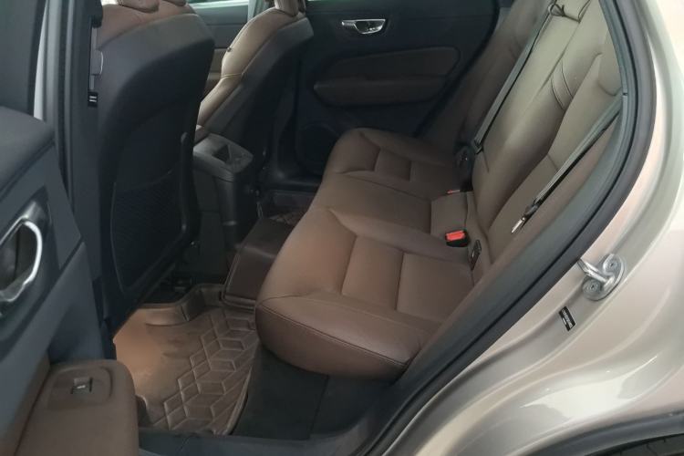 Used Volvo XC60 New Energy 2025 Plug-in Hybrid Long-Range All-Wheel Drive Smart & Luxurious Edition Left Rear Seat