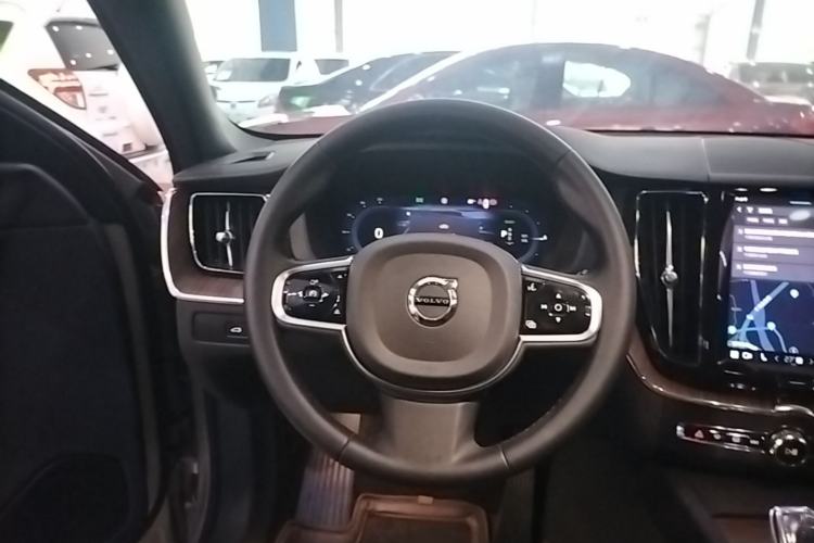 Used Volvo XC60 New Energy 2025 Plug-in Hybrid Long-Range All-Wheel Drive Smart & Luxurious Edition Steering Wheel