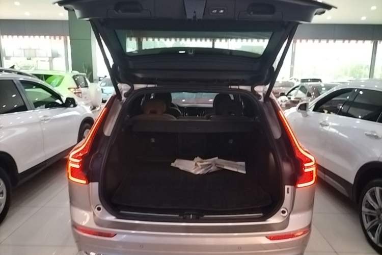 Used Volvo XC60 New Energy 2025 Plug-in Hybrid Long-Range All-Wheel Drive Smart & Luxurious Edition Trunk