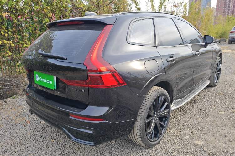 Used Volvo XC60 New Energy 2026 Model Plug-in Hybrid Long-Range Four-Wheel Drive Zhiyuan Polar Night Black Edition Exterior 5