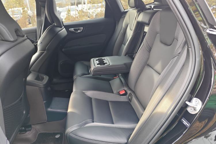 Used Volvo XC60 New Energy 2026 Model Plug-in Hybrid Long-Range Four-Wheel Drive Zhiyuan Polar Night Black Edition Interior 4