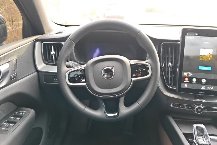 Used Volvo XC60 New Energy 2026 Model Plug-in Hybrid Long-Range Four-Wheel Drive Zhiyuan Polar Night Black Edition Steering Wheel
