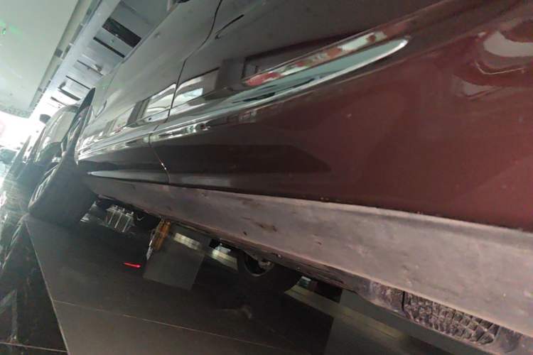 Used Volvo XC60 New Energy 2026 Model Plug-in Hybrid Long-Range Four-Wheel Drive Zhiyuan Luxury Edition Left Side Sill