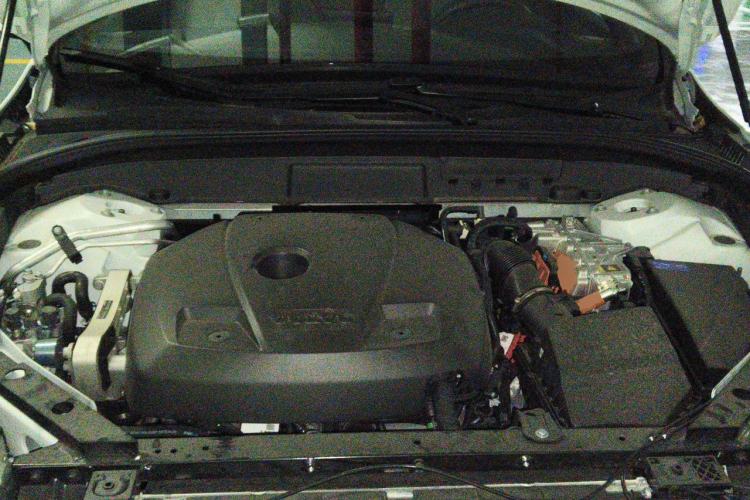 Used Volvo XC60 New Energy 2026 Model Plug-in Hybrid Long-Range Four-Wheel Drive Zhiyuan Luxury Edition Engine Bay