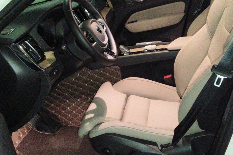 Used Volvo XC60 New Energy 2026 Model Plug-in Hybrid Long-Range Four-Wheel Drive Zhiyuan Luxury Edition Left Front Seat