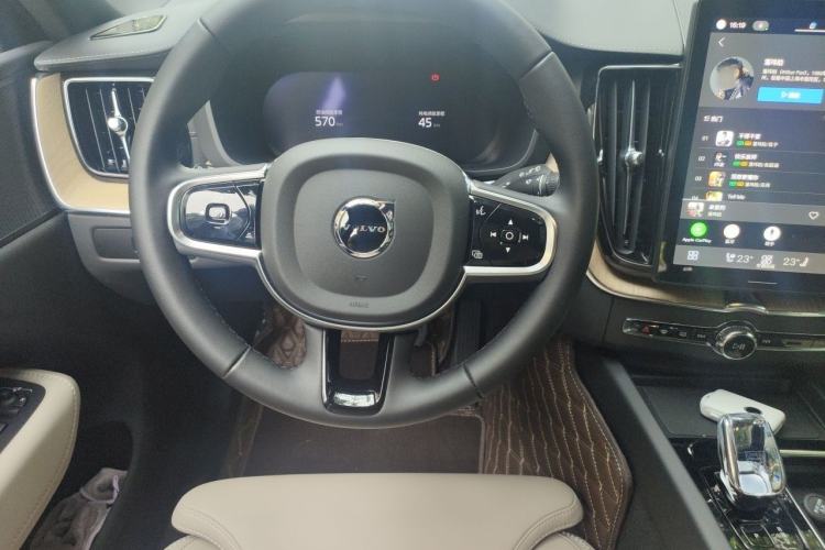 Used Volvo XC60 New Energy 2026 Model Plug-in Hybrid Long-Range Four-Wheel Drive Zhiyuan Luxury Edition Steering Wheel