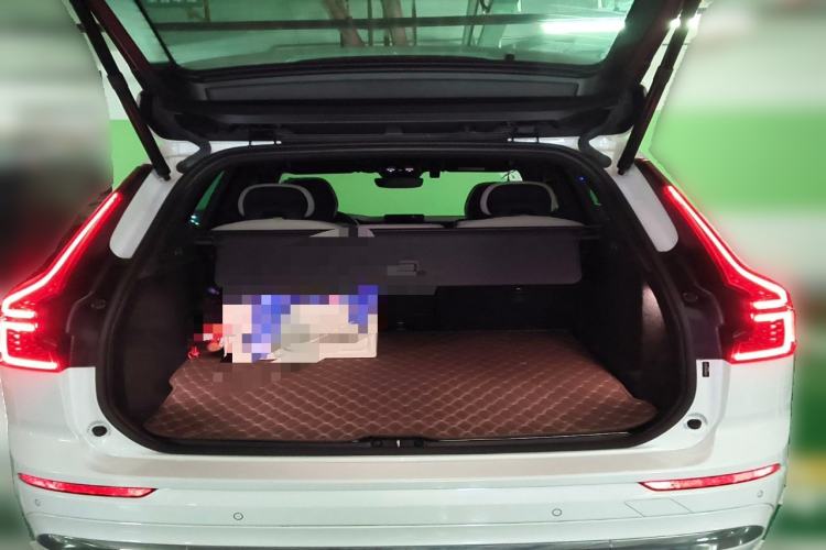 Used Volvo XC60 New Energy 2026 Model Plug-in Hybrid Long-Range Four-Wheel Drive Zhiyuan Luxury Edition Trunk