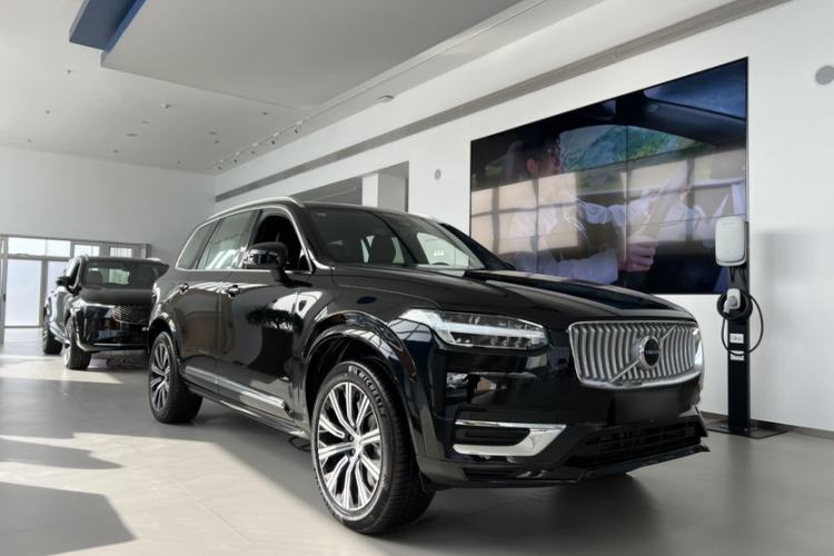 Used Volvo XC90 2025 B6 Zhiyi Luxury 7-Seater Exterior 3
