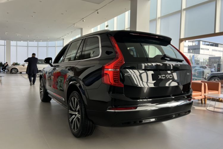 Used Volvo XC90 2025 B6 Zhiyi Luxury 7-Seater Exterior 5