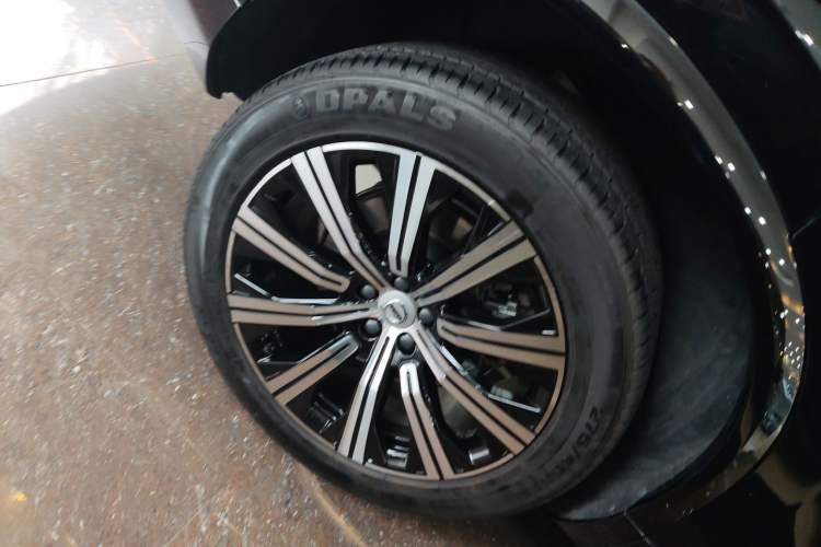 Used Volvo XC90 2023 B6 Zhiyi Luxury Edition 7-Seater Exterior 8