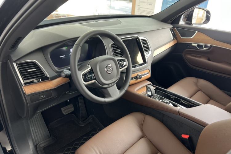 Used Volvo XC90 2025 B6 Zhiyi Luxury 7-Seater Interior 1