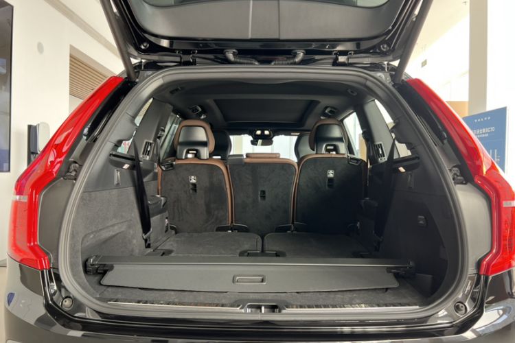 Used Volvo XC90 2025 B6 Zhiyi Luxury 7-Seater Interior 10