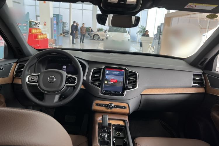 Used Volvo XC90 2025 B6 Zhiyi Luxury 7-Seater Interior 2