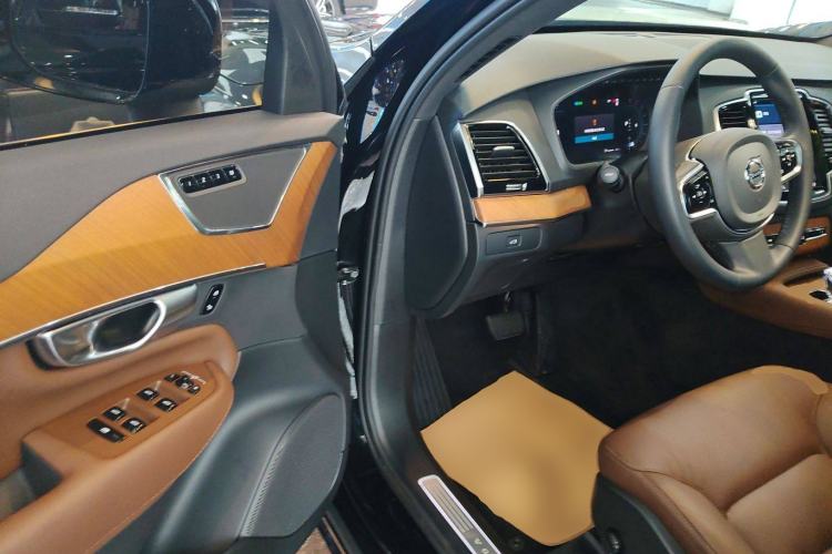 Used Volvo XC90 2023 B6 Zhiyi Luxury Edition 7-Seater Interior 3