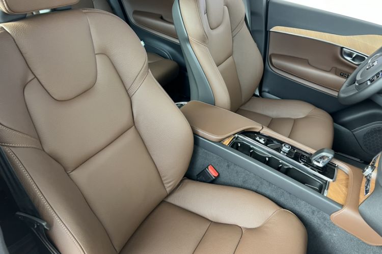 Used Volvo XC90 2025 B6 Zhiyi Luxury 7-Seater Interior 4