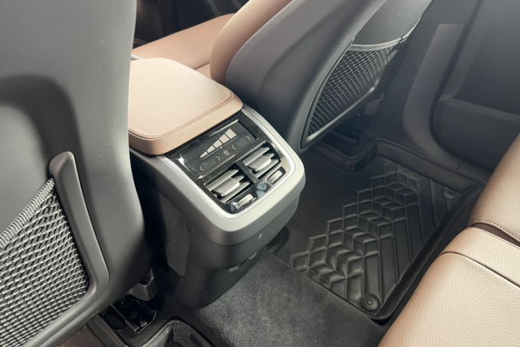 Used Volvo XC90 2025 B6 Zhiyi Luxury 7-Seater Interior 7