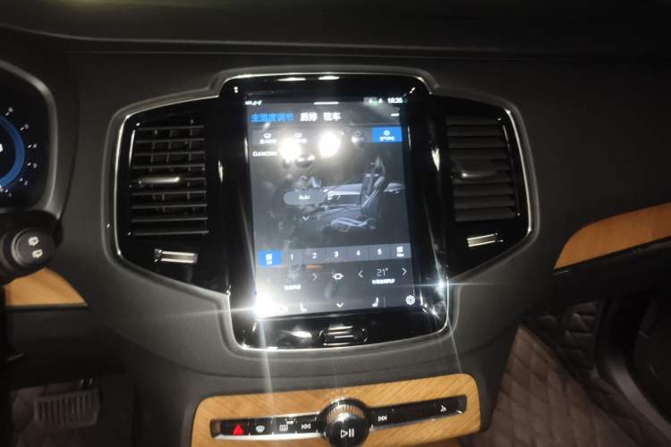 Used Volvo XC90 2023 B6 Zhiyi Luxury Edition 7-Seater Audio And AC Panel
