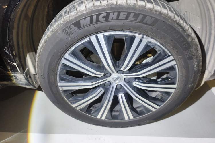 Used Volvo XC90 2023 B6 Zhiyi Luxury Edition 7-Seater Right Front Wheel Hub