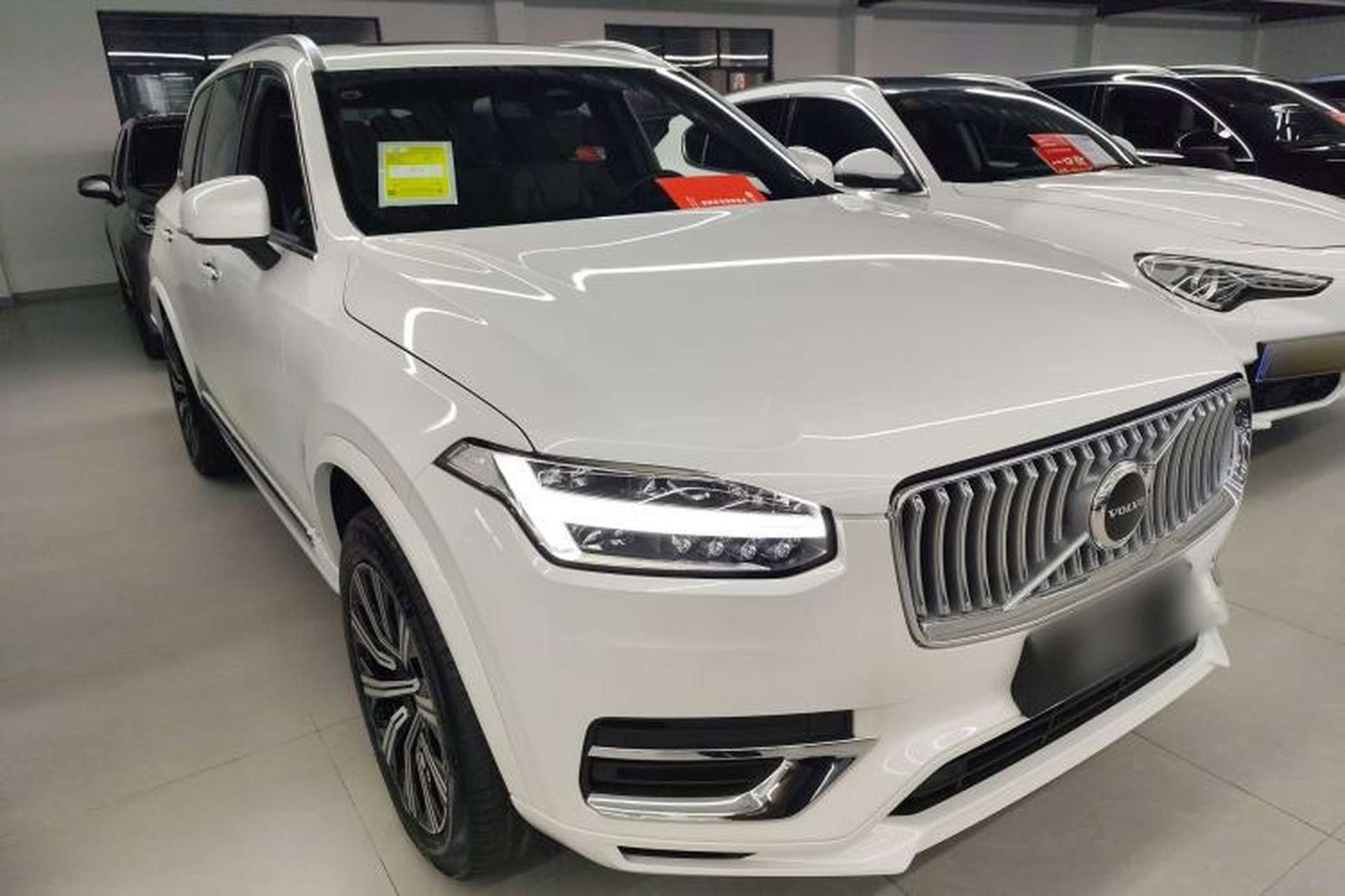 Used Volvo XC90 2023 B6 Zhiyi Luxury Edition 7-Seater Front Right 45 Deg
