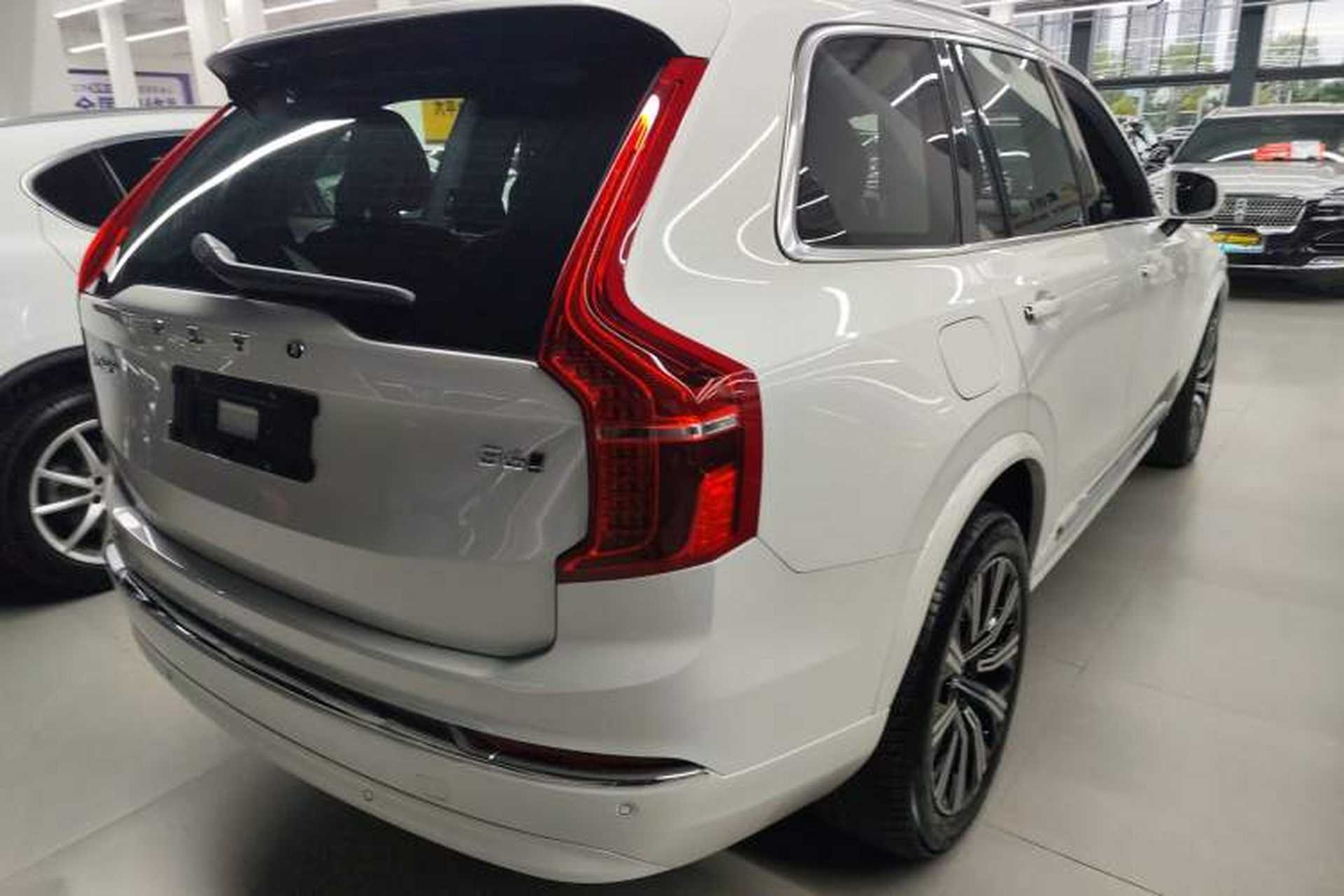 Used Volvo XC90 2023 B6 Zhiyi Luxury Edition 7-Seater Rear Right 45 Deg