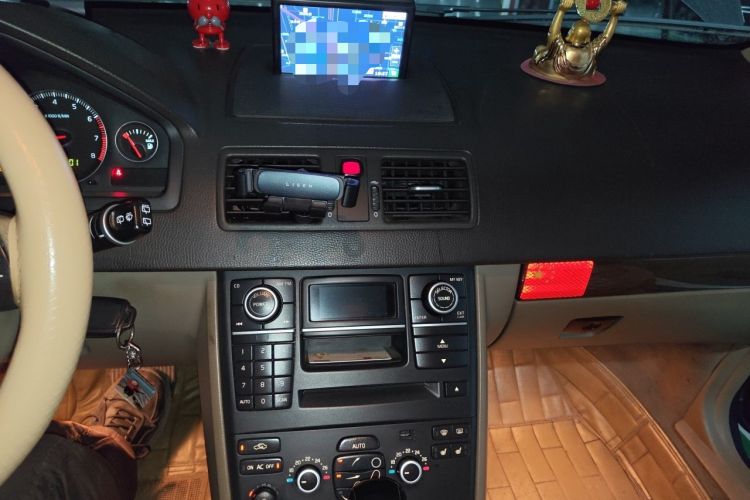 Used Volvo XC90 2009 3.2 AWD Audio And AC Panel