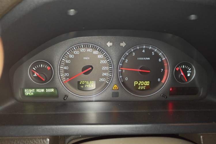 Used Volvo XC90 2009 3.2 AWD Instrument Cluster