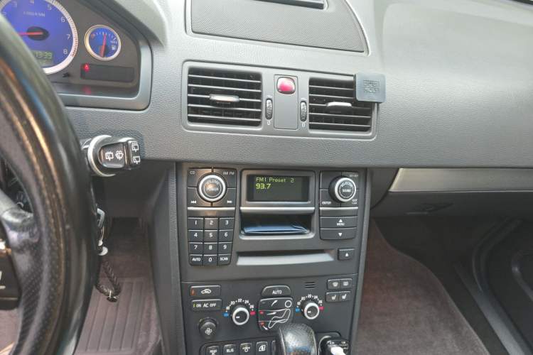 Used Volvo XC90 2010 3.2 AWD Audio And AC Panel