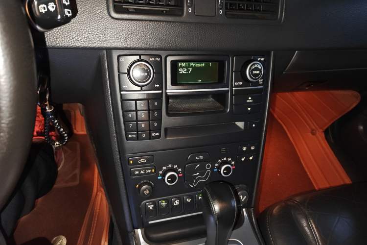 Used Volvo XC90 2010 2.5T AWD Audio And AC Panel