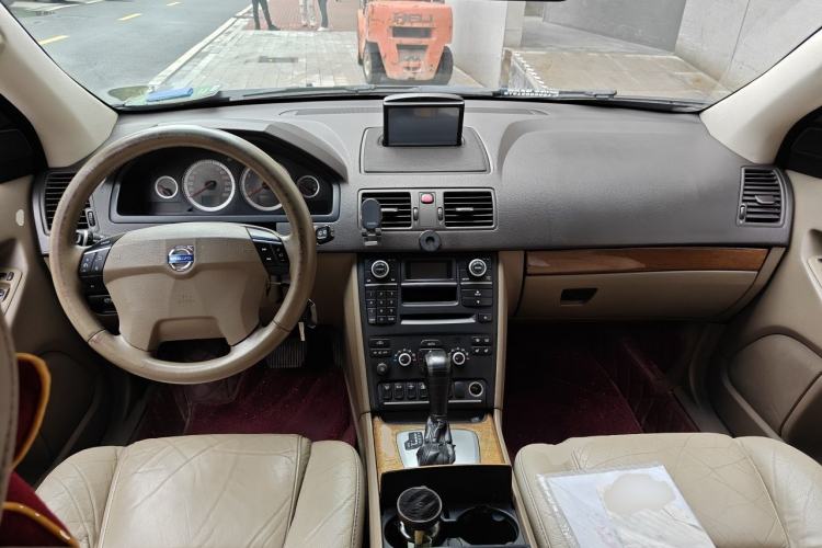 Used Volvo XC90 2010 2.5T AWD Center Console