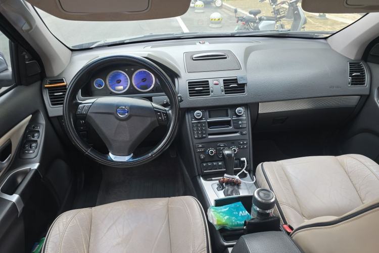 Used Volvo XC90 2010 3.2 AWD Center Console