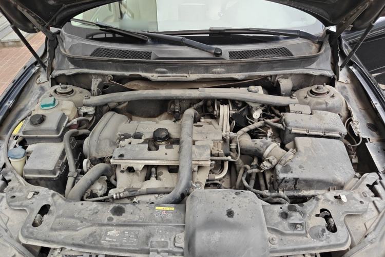 Used Volvo XC90 2010 2.5T AWD Engine Bay