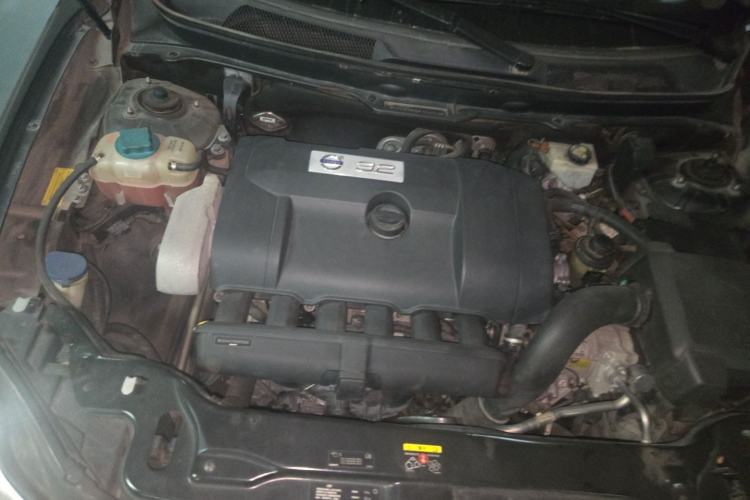 Used Volvo XC90 2010 3.2 AWD Sport Edition Engine Bay