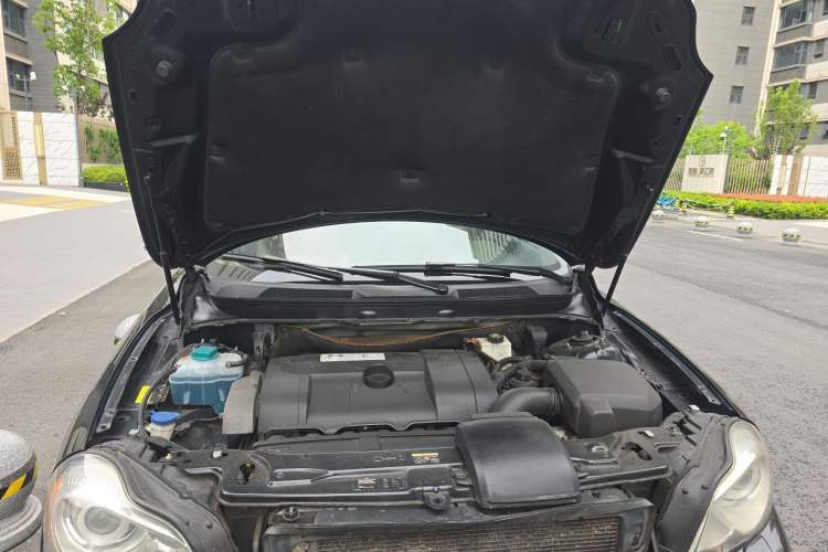 Used Volvo XC90 2010 3.2 AWD Engine Bay