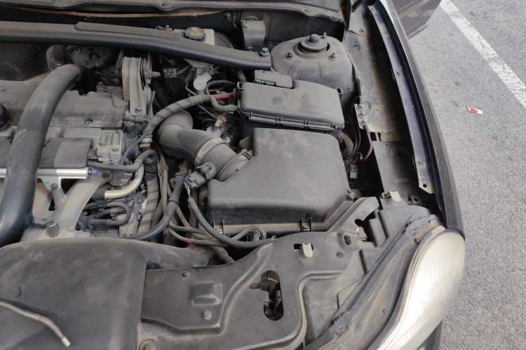 Used Volvo XC90 2010 2.5T AWD Sport Edition Engine Bay Left